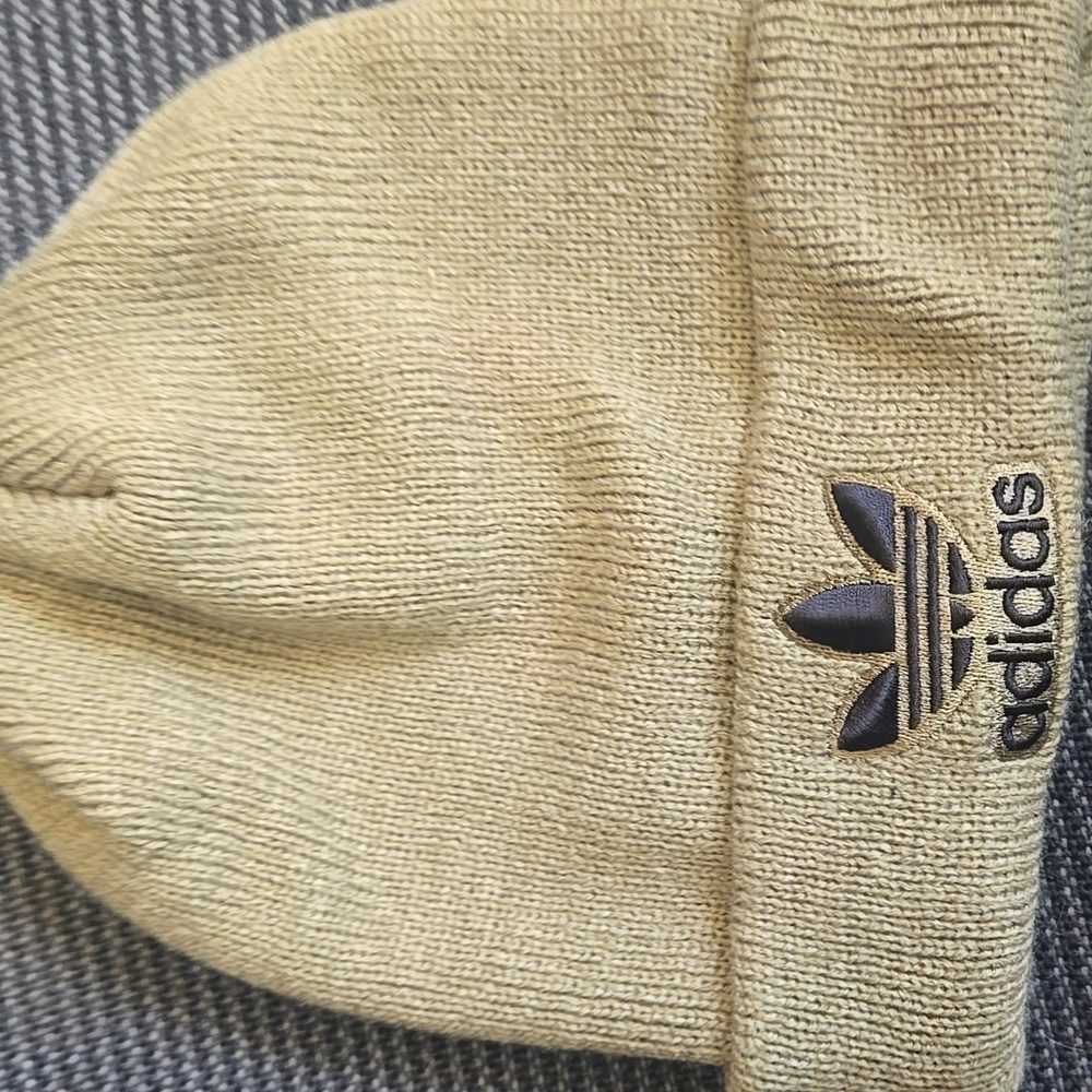 Adidas Originals Trefoil Logo Beanie –‎ Tan Knit Hat